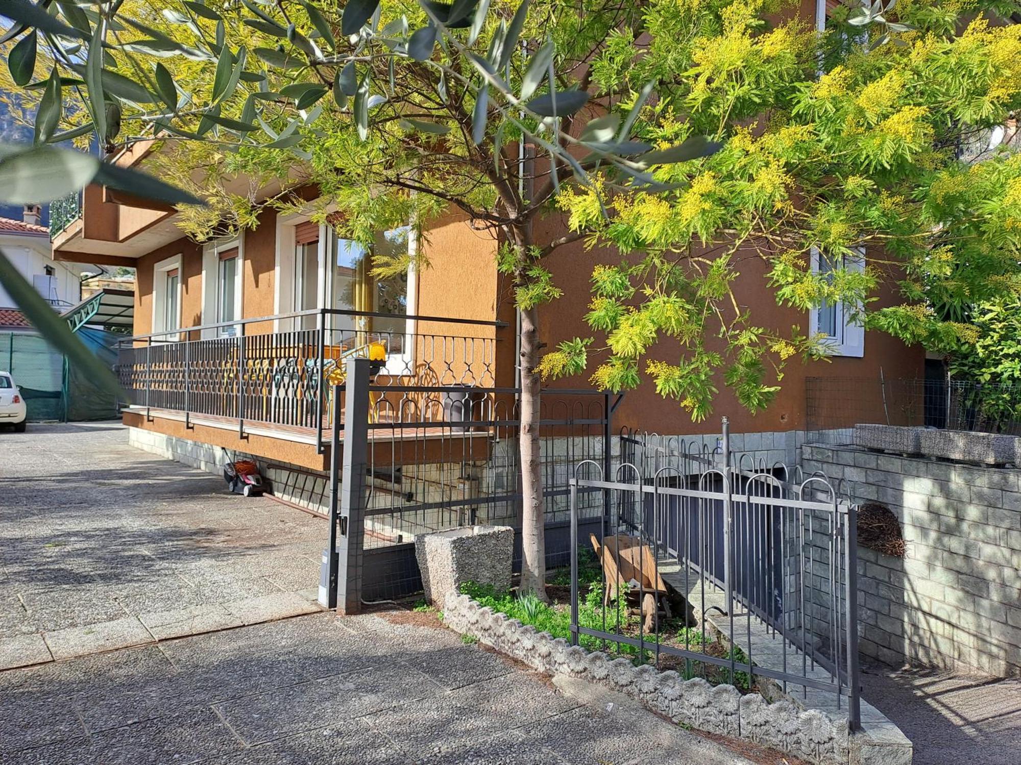 Oma Margareta Apartment Лимоне-суль-Гарда Экстерьер фото
