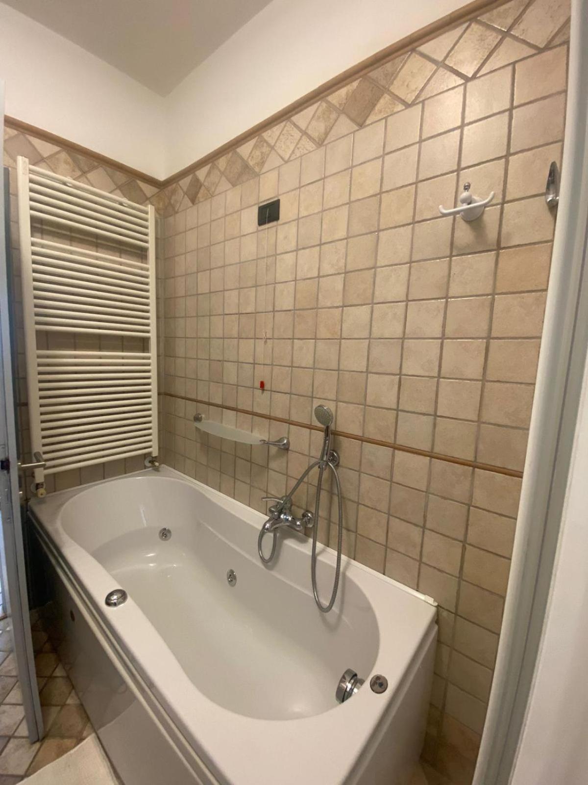 Oma Margareta Apartment Лимоне-суль-Гарда Экстерьер фото