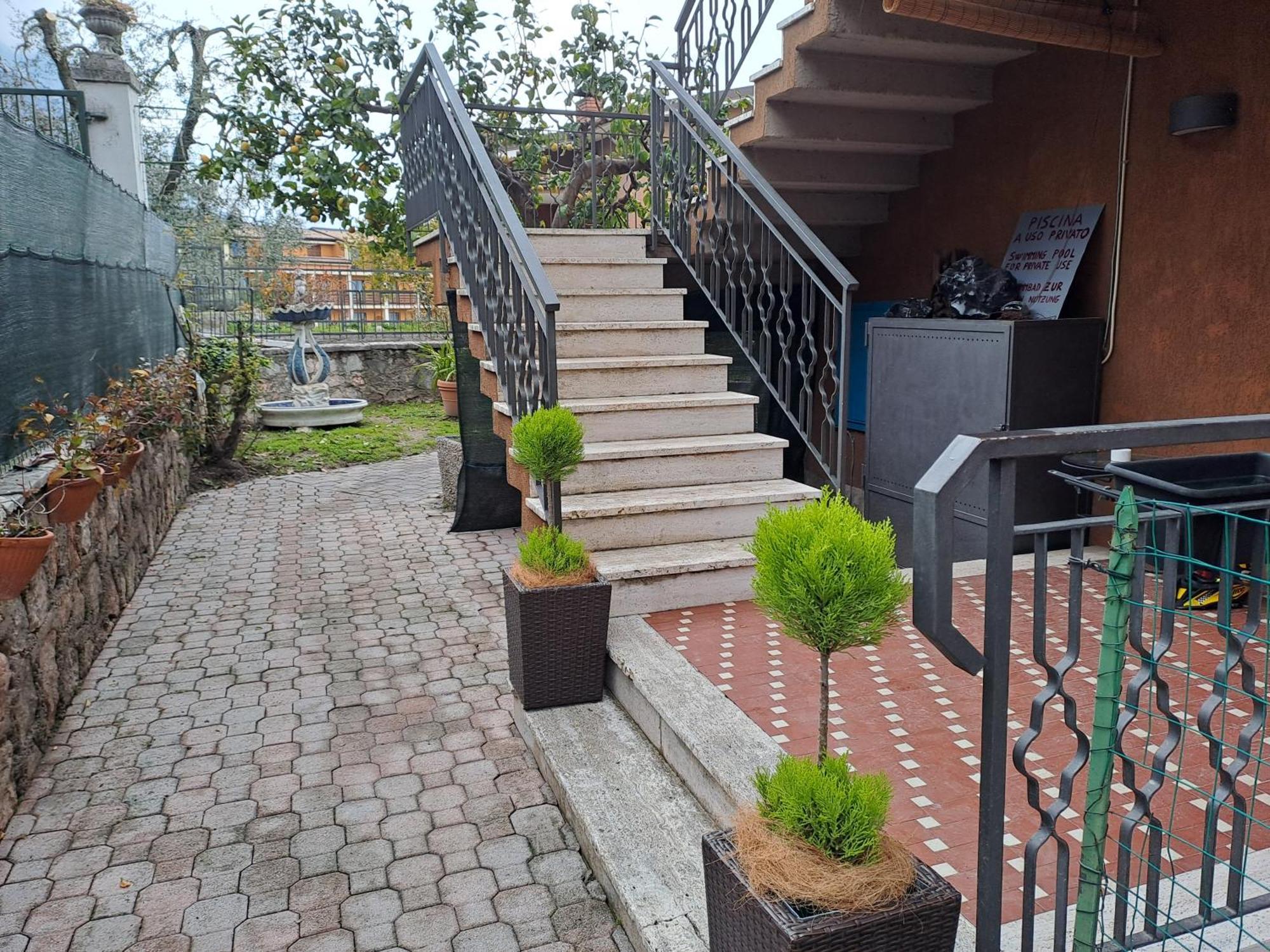 Oma Margareta Apartment Лимоне-суль-Гарда Экстерьер фото
